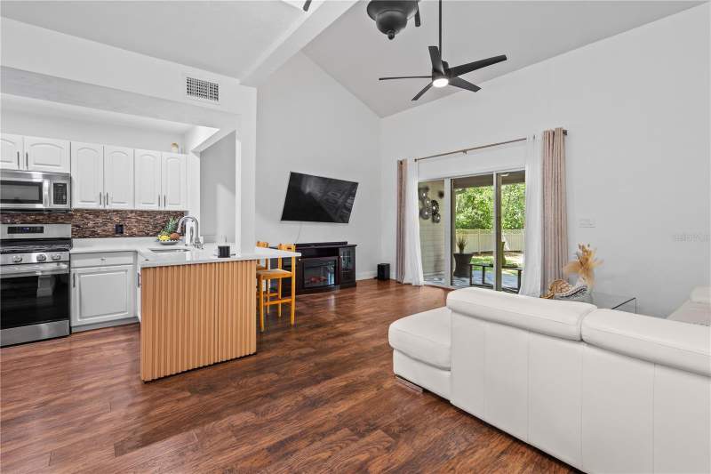 2 bedroom Condominium at 1215 NW 55th Street #7, Woods Edge, Gainesville — photo 5