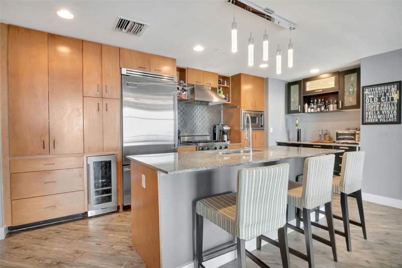 2 bedroom Condominium at 1120 E Kennedy Boulevard #1512, Grand Central At Kennedy Resid, Tampa — photo 2