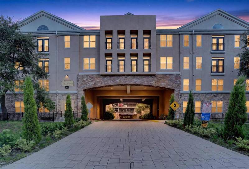 4221 W SPRUCE STREET #2215 home for sale in Villa Sonoma