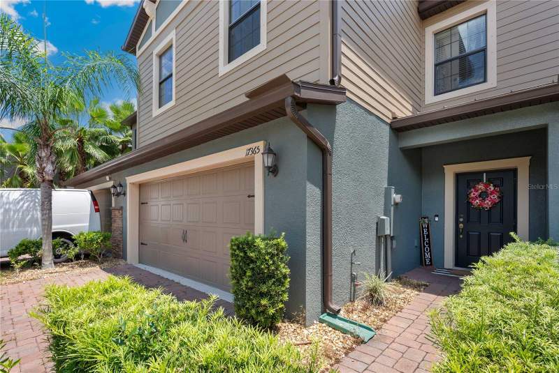3 bedroom Townhouse at 17365 Old Tobacco Road, Hidden Oaks Twnhms, Lutz — photo 2