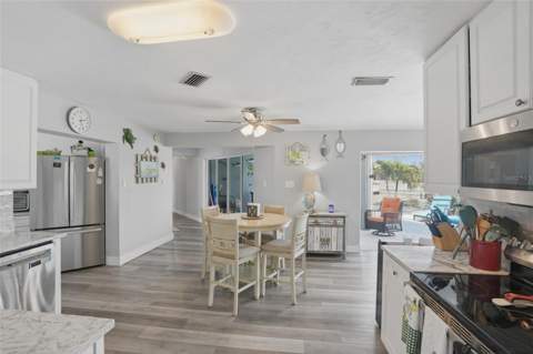 300 Delido Court, Punta Gorda FL - photo 10 of 36
