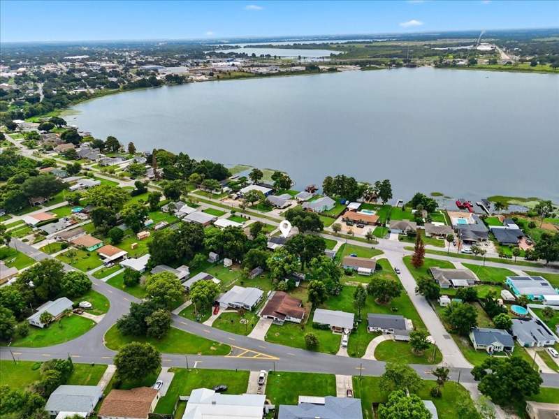 3 bedroom Single Family Residence at 1557 N Lake Shipp Drive, Tranquil Oaks, Winter Haven — photo 5
