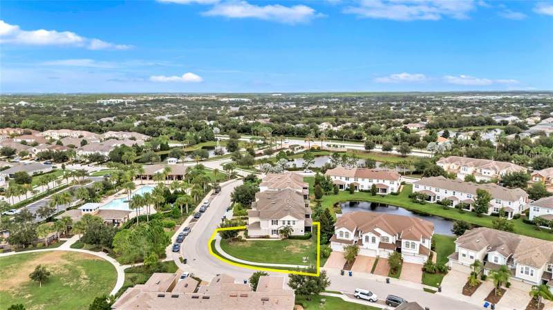3 bedroom Townhouse at 12220 Trailhead Drive, Harmony At Lakewood Ranch Ph I, Bradenton — photo 3