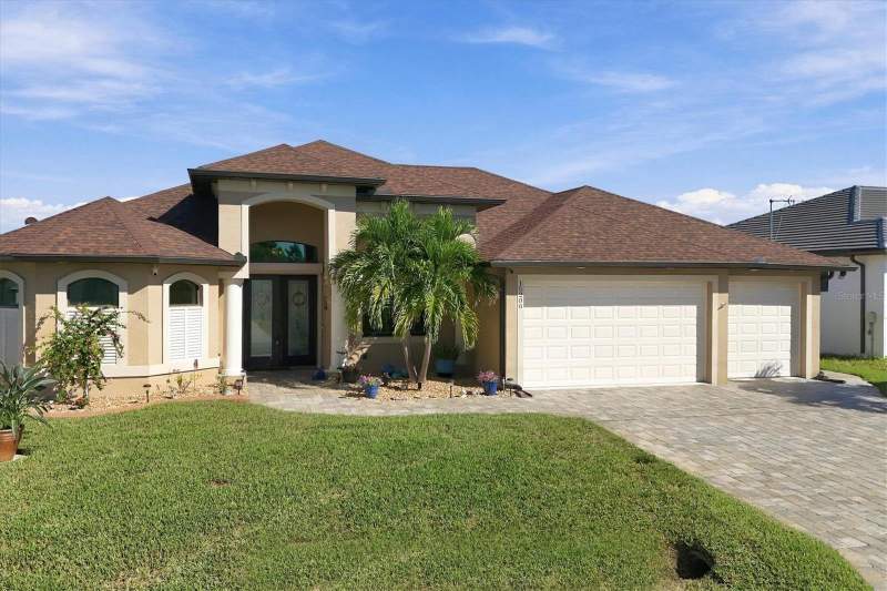 3 bedroom Single Family Residence at 15208 Hennipen Circle, Port Charlotte Sec 082, Port Charlotte — photo 3