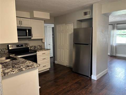 11010 Hassle Avenue, Port Richey FL - photo 9 of 19
