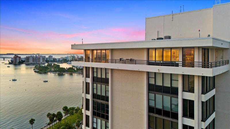 2 bedroom Condominium at 770 S Palm Avenue #Ph-1, Embassy House, Sarasota — photo 2