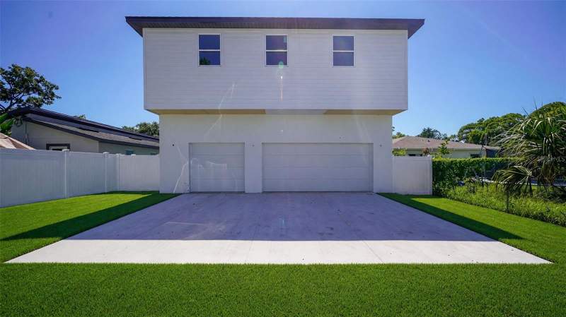 7 bedroom Single Family Residence at 5032 20th Avenue, Mount Washington 1st Sec, St Petersburg — photo 2