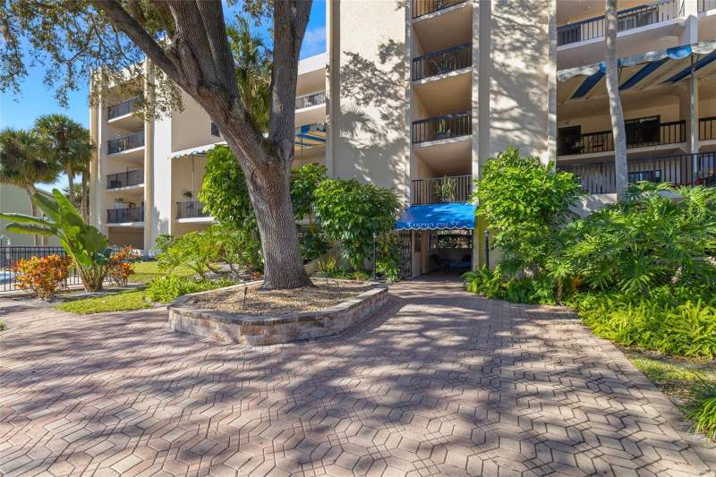 1 bedroom Condominium at 402 Tarpon Point, Tarpon Point Condo, Tarpon Springs — photo 3