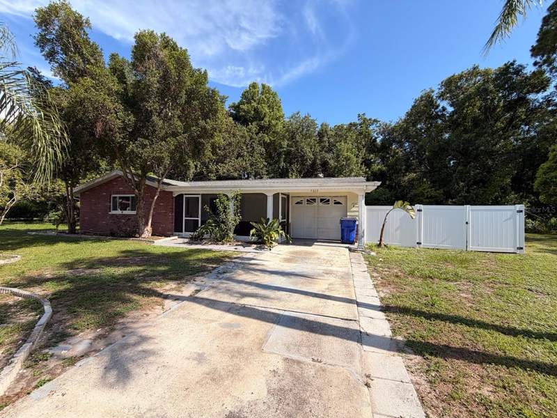 3 bedroom Single Family Residence at 7235 Redbud Court, Magnolia Valley, New Port Richey — photo 2