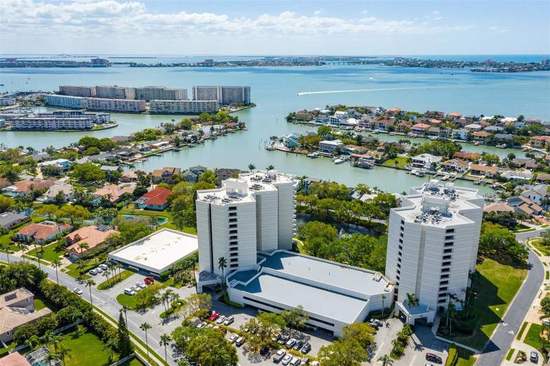 Pelican Bay Yacht Club Condo