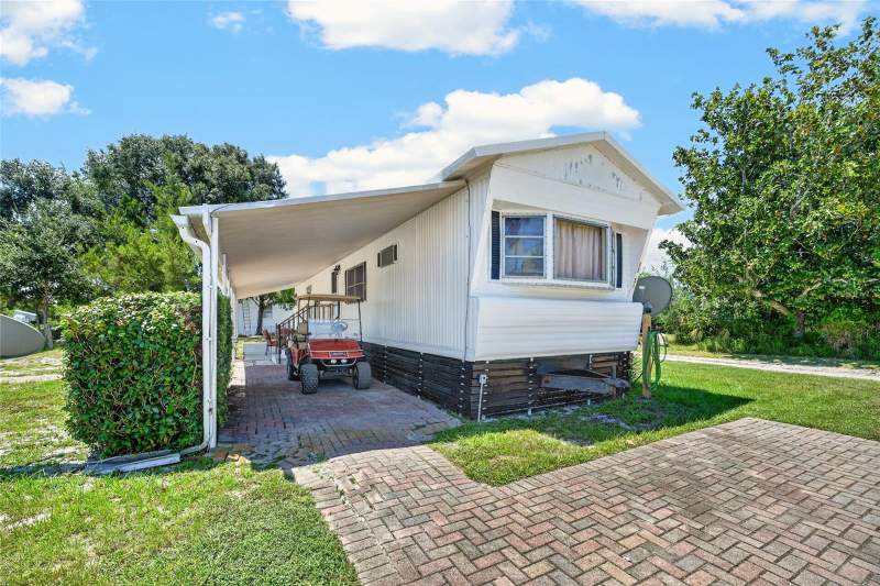 2 bedroom Mobile Home at 13651 NE 237th Court, Lake Kerr Key, Fort Mc Coy — photo 2
