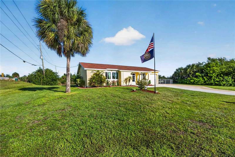 3 bedroom Single Family Residence at 9150 Arrid Circle, Port Charlotte Sec 081, Port Charlotte — photo 2