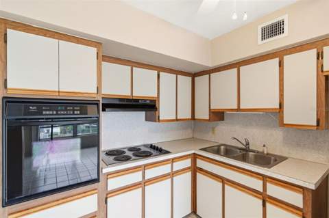 2462 Brazilia Drive #70, Clearwater FL - photo 14 of 38