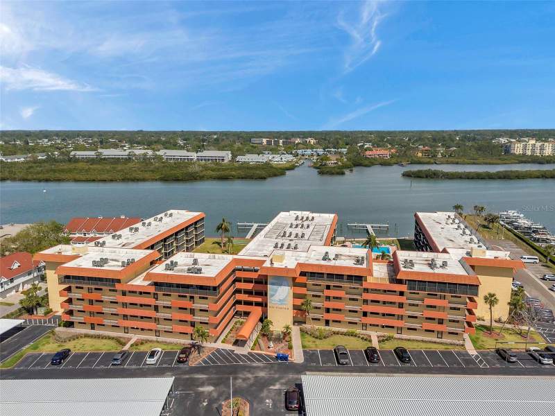 Bay Mariner The Condo
