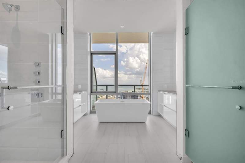 3 bedroom Condominium at 400 Central Avenue #2705, 400 Central, St Petersburg — photo 5