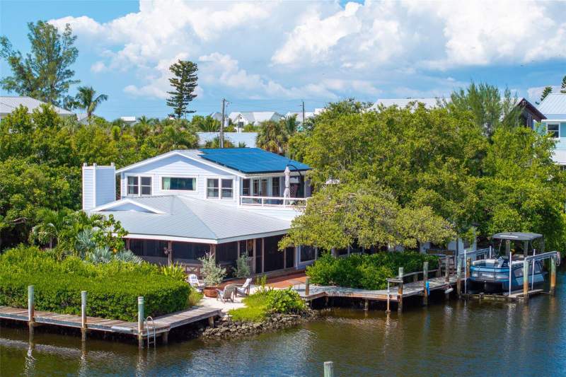3 bedroom Single Family Residence at 511 South Drive, Wells Bay Harbor, Anna Maria — photo 2