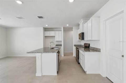 2700 Meadow Crest Drive, St Cloud FL - photo 9 of 31