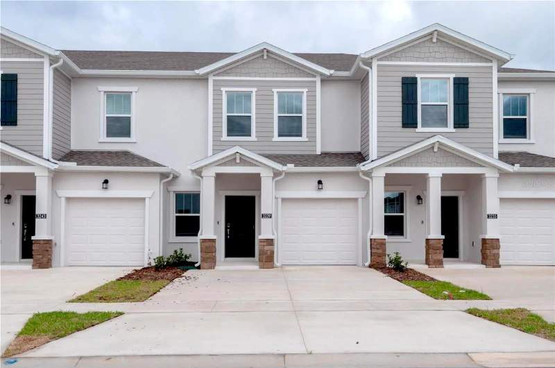 3 bedroom Townhouse at 3239 Laurent Loop, Chateau/Astonia, Davenport — photo 2