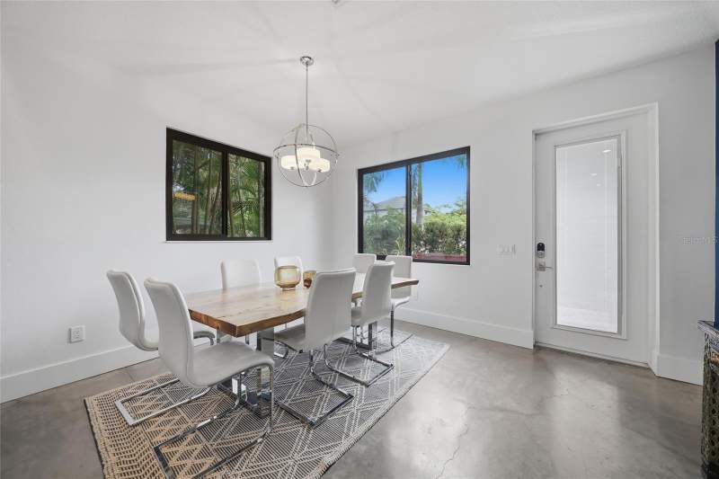 4 bedroom Single Family Residence at 2476 Floyd Street, Rustic Lodge, Sarasota — photo 5