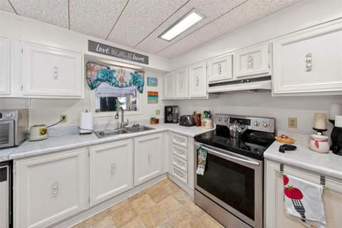 1018 Southland Drive, Tavares FL - photo 12 of 67
