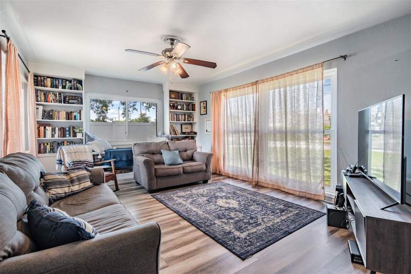 3 bedroom Single Family Residence at 4601 N Emerald Avenue, Plaza Terrace Unit 3, Tampa — photo 4