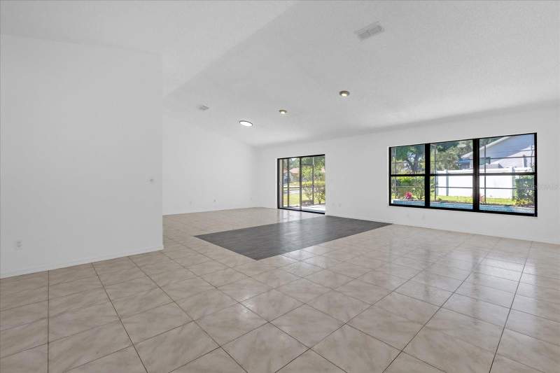 4 bedroom Single Family Residence at 9011 CHAPMAN OAK COURT, SILVER WOODS PH 05, WINDERMERE — photo 5