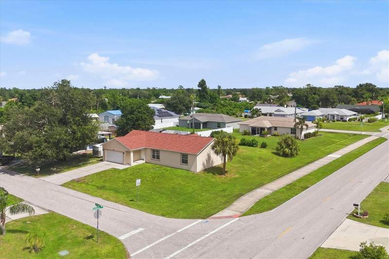 3 bedroom Single Family Residence at 7468 Michael Street, Port Charlotte Sec 064, Englewood — photo 2