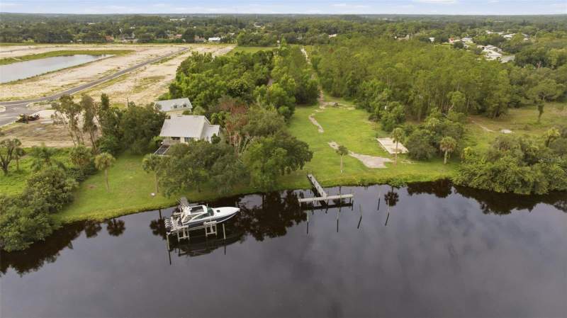 5 bedroom Single Family Residence at 13664 & 13668 Marquette Boulevard, Riverview Or Lane, Fort Myers — photo 2
