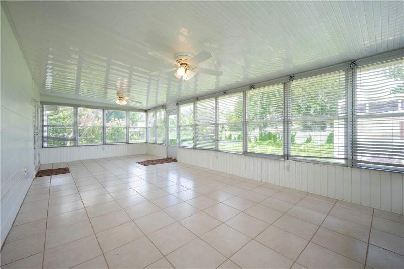 5 bedroom Single Family Residence at 7316 Highland Grove Drive, Highland Groves, Lakeland — photo 4