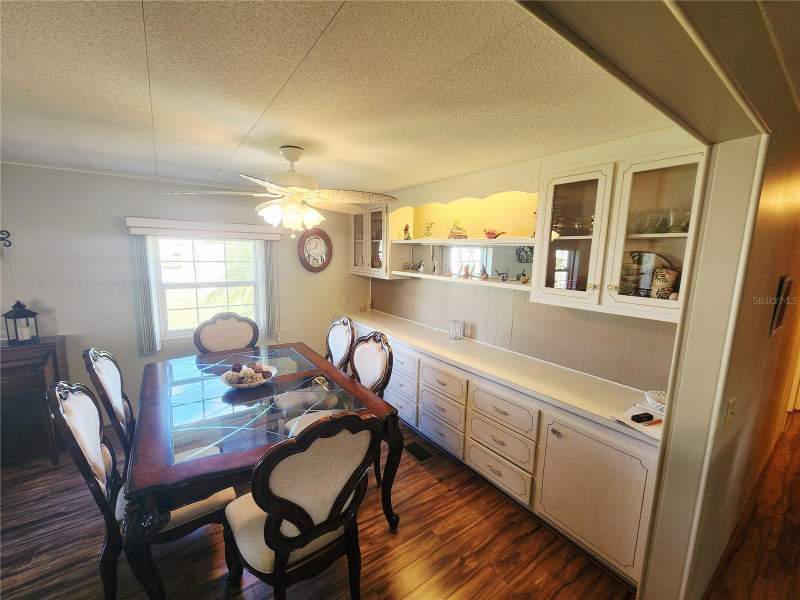 2 bedroom Mobile Home at 808 53rd Avenue #7, Palm Lake Estates, Bradenton — photo 4