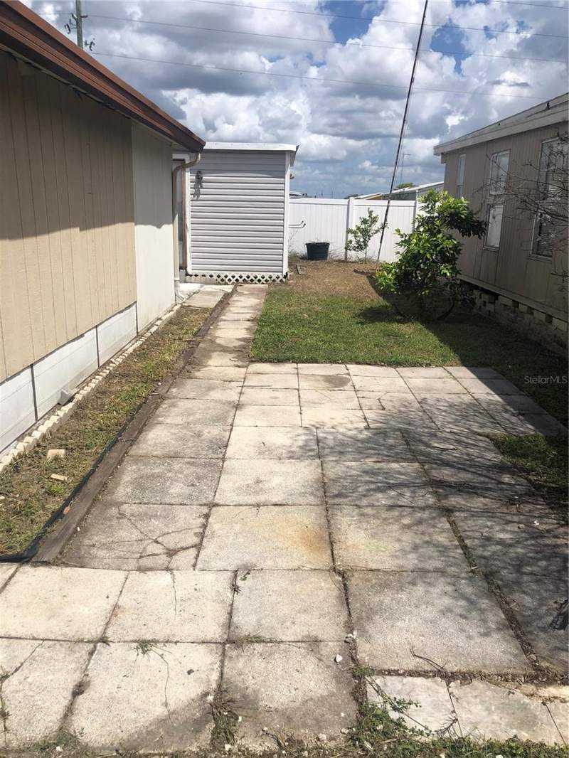 2 bedroom Manufactured Home at 5304 Croton Street, Sandalwood Mobile Home, Zephyrhills — photo 4