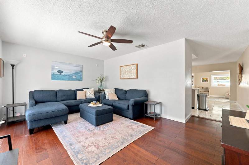 3 bedroom Single Family Residence at 6230 Cedar Street, Florida Riviera 2, St Petersburg — photo 4