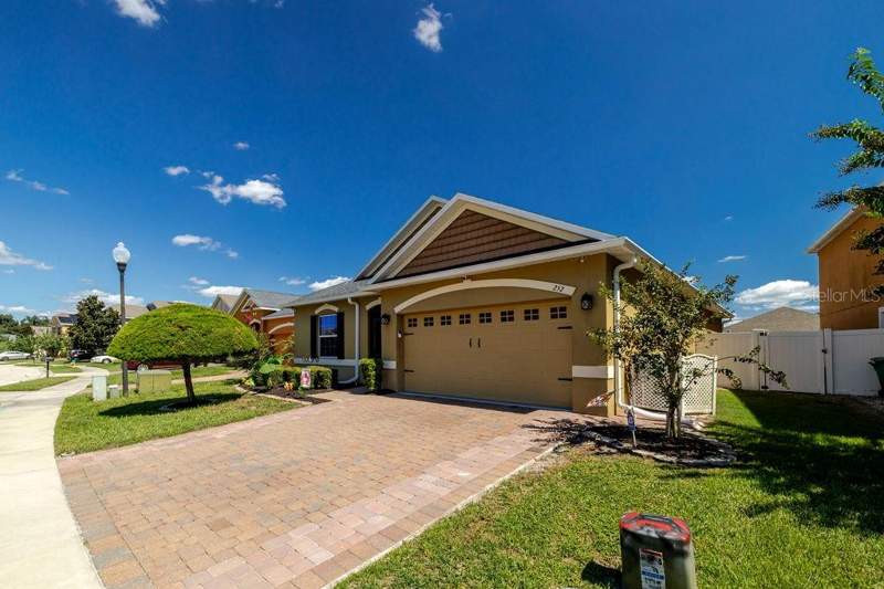3 bedroom Single Family Residence at 252 Sherri Lee Lane, Mallory Square Ph 01, Deland — photo 2