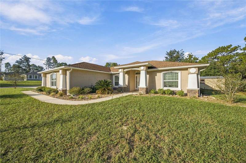 3 bedroom Single Family Residence at 2700 W Tracy Court, Citrus Spgs Unit 22, Dunnellon — photo 3
