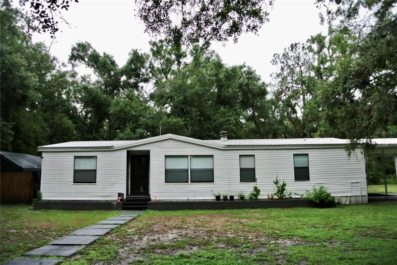 3 bedroom Manufactured Home at 38122 Central Avenue, Alken Acres, Zephyrhills — photo 2