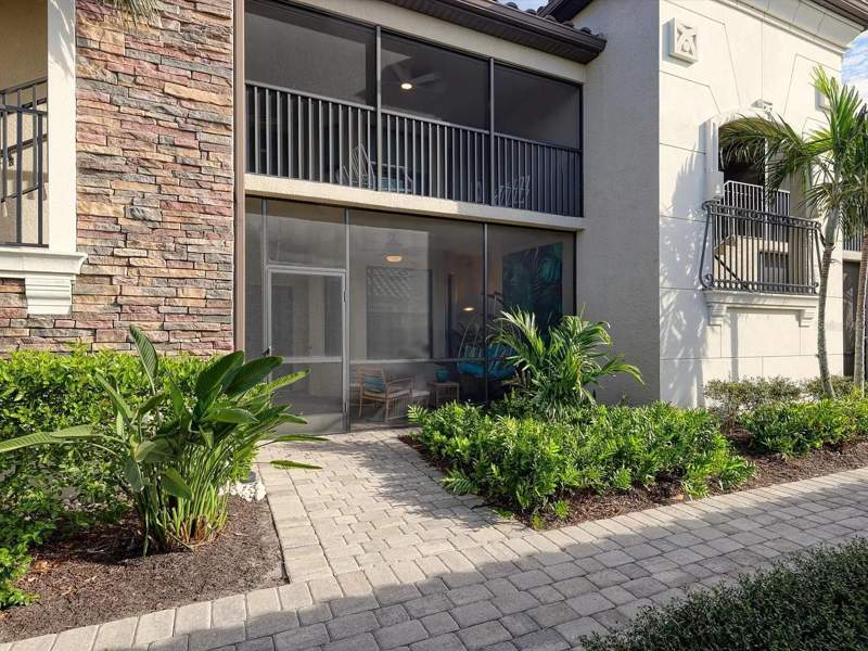2 bedroom Condominium at 5558 Palmer Circle #101, Lakewood National, Lakewood Ranch — photo 2