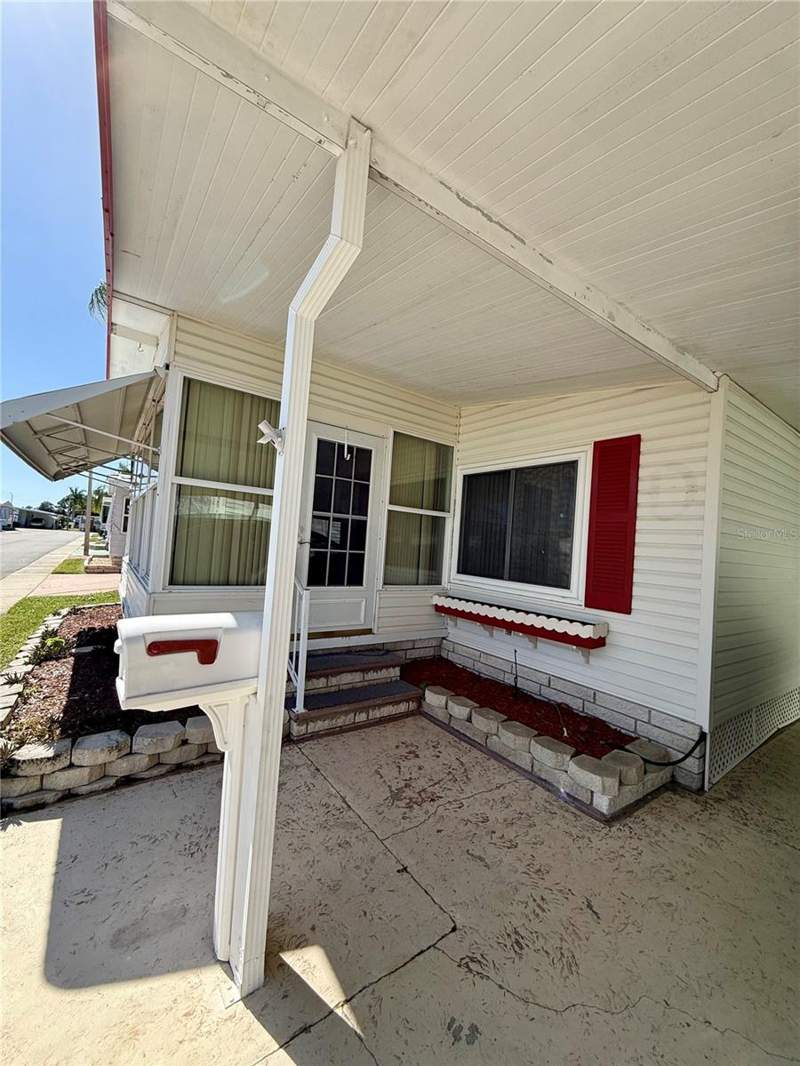 2 bedroom Mobile Home at 82208 F Street #208, Pinellas Park, Pinellas Park — photo 4