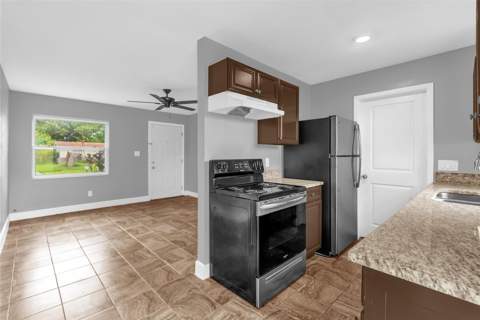 5390 Botany Court, Orlando FL - photo 13 of 32