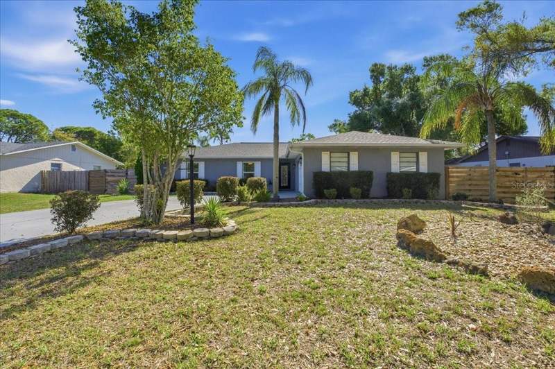 3 bedroom Single Family Residence at 1467 Georgetowne Drive, Georgetowne, Sarasota — photo 1