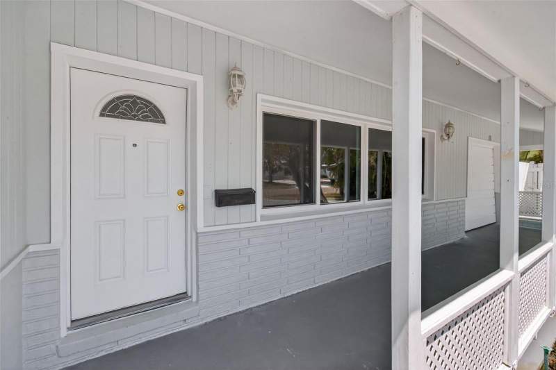 3 bedroom Single Family Residence at 7919 Causeway Boulevard, South Cswy Isle Sub, St Petersburg — photo 2