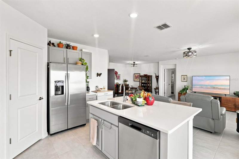 4 bedroom Single Family Residence at 124 CITRINE LOOP, STEPPING STONE, KISSIMMEE — photo 3