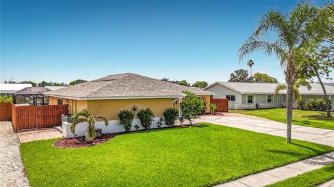 6517 Solitaire Palm Way, Apollo Beach FL - photo 6 of 6