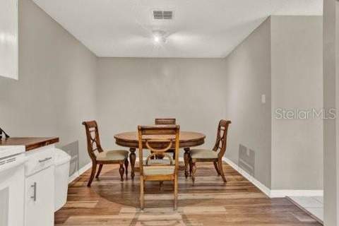 451 Hunter Circle, Kissimmee FL - photo 10 of 25