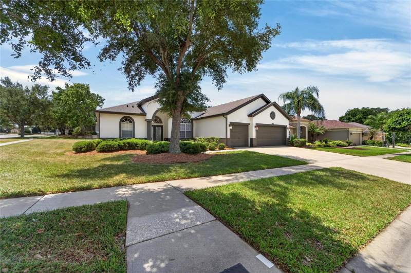 4 bedroom Single Family Residence at 2309 Silver Trumpet Court, Arista, Valrico — photo 3