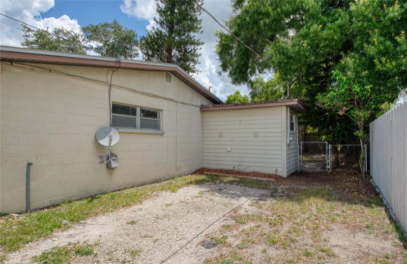 3 bedroom Single Family Residence at 10205 N 29th Street, Altman Colby Lake Sub, Tampa — photo 3