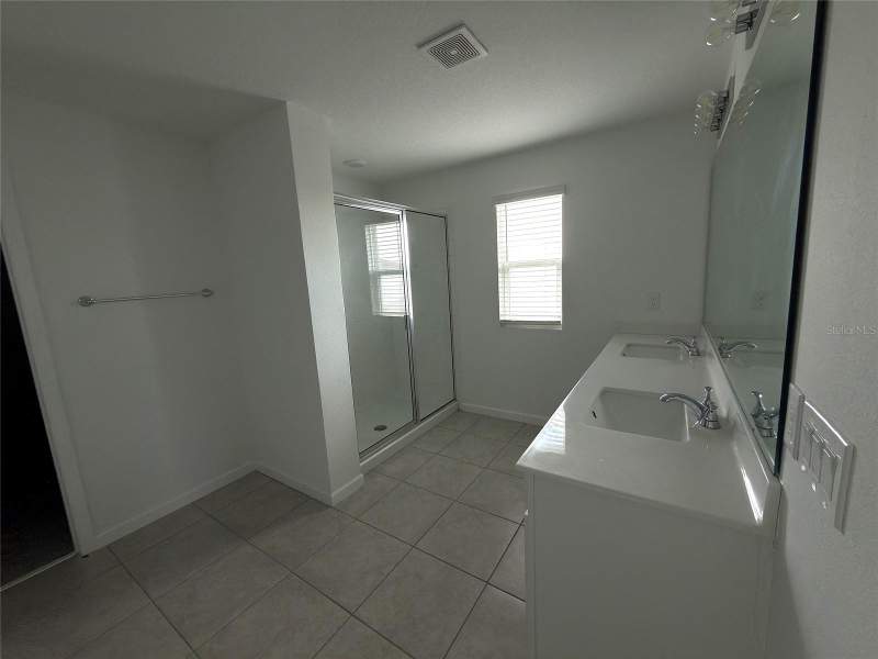 5 bedroom Single Family Residence at 1071 Sugarwood Street, Forest Lake Ph I, Davenport — photo 5