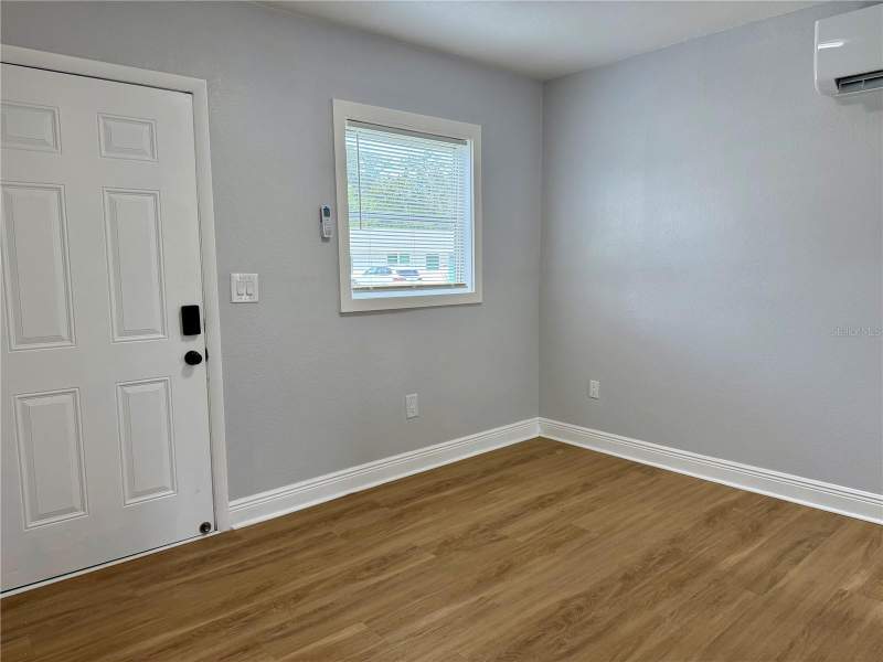 4 bedroom Single Family Residence at 301 80th Avenue, Rio Vista, St Petersburg — photo 2