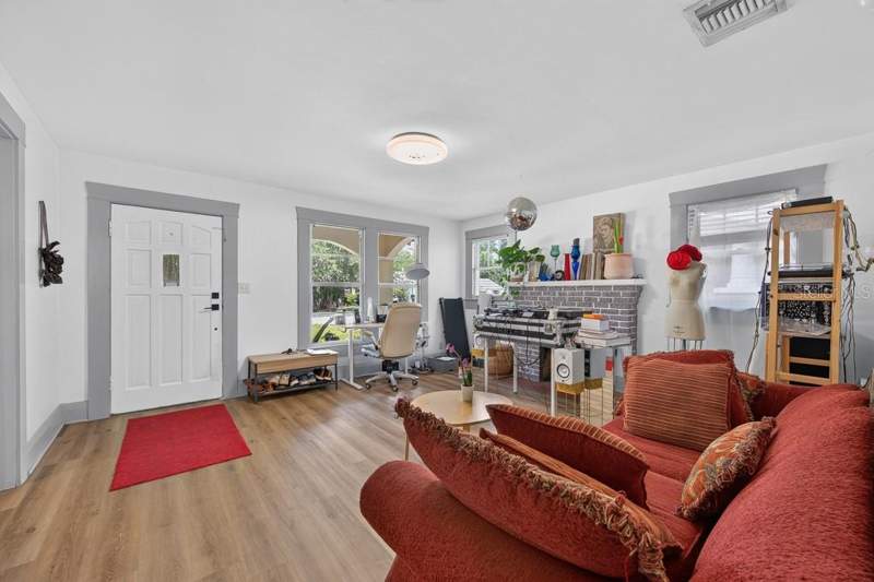 5 bedroom Single Family Residence at 6020 N Flora Vista Avenue, Lakewood Manor, Tampa — photo 5