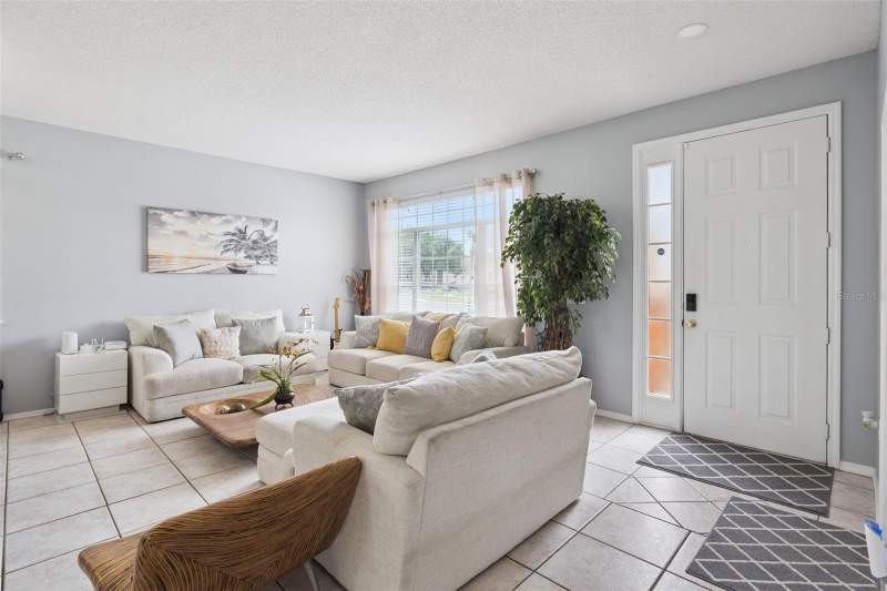 5 bedroom Single Family Residence at 1860 WHITE HERON BAY CIRCLE, HERON BAY AT MEADOW WOODS 44/54, ORLANDO — photo 4