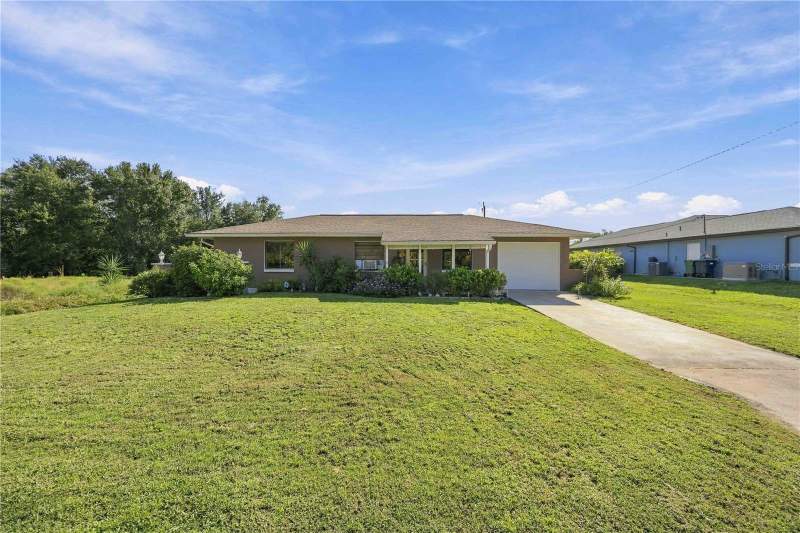 2 bedroom Single Family Residence at 7320 Yardley Street, Port Charlotte Sec 064, Englewood — photo 3